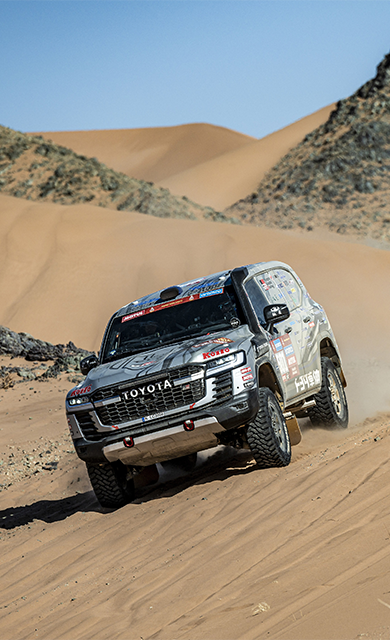 ストーリー | 「ダカールラリー」はランクルを鍛える最高の舞台
